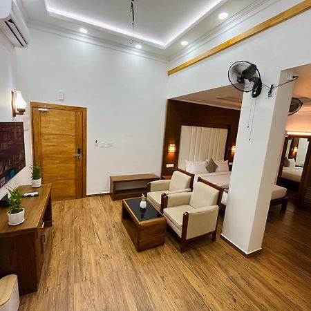 Hotel White House, 무나르 외부 사진