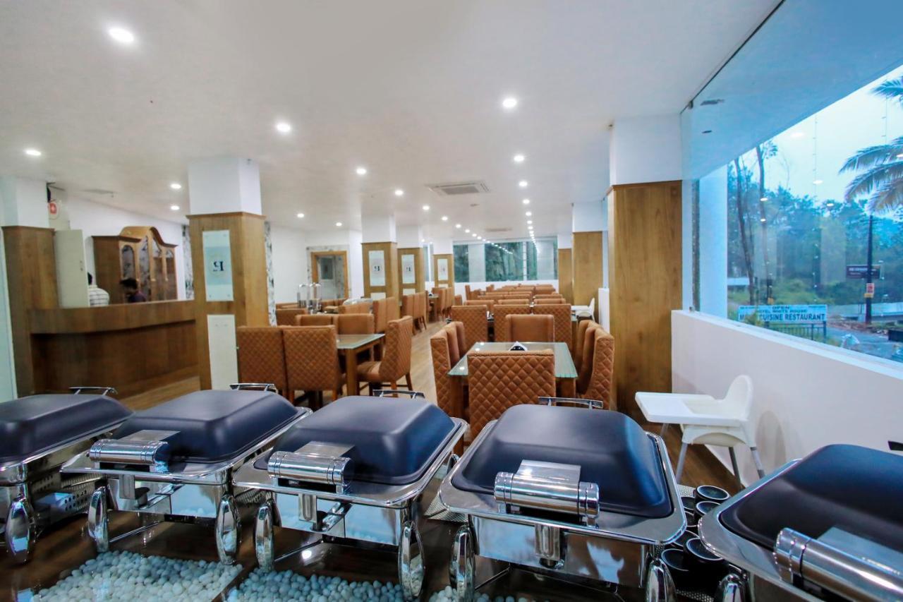 Hotel White House, 무나르 외부 사진