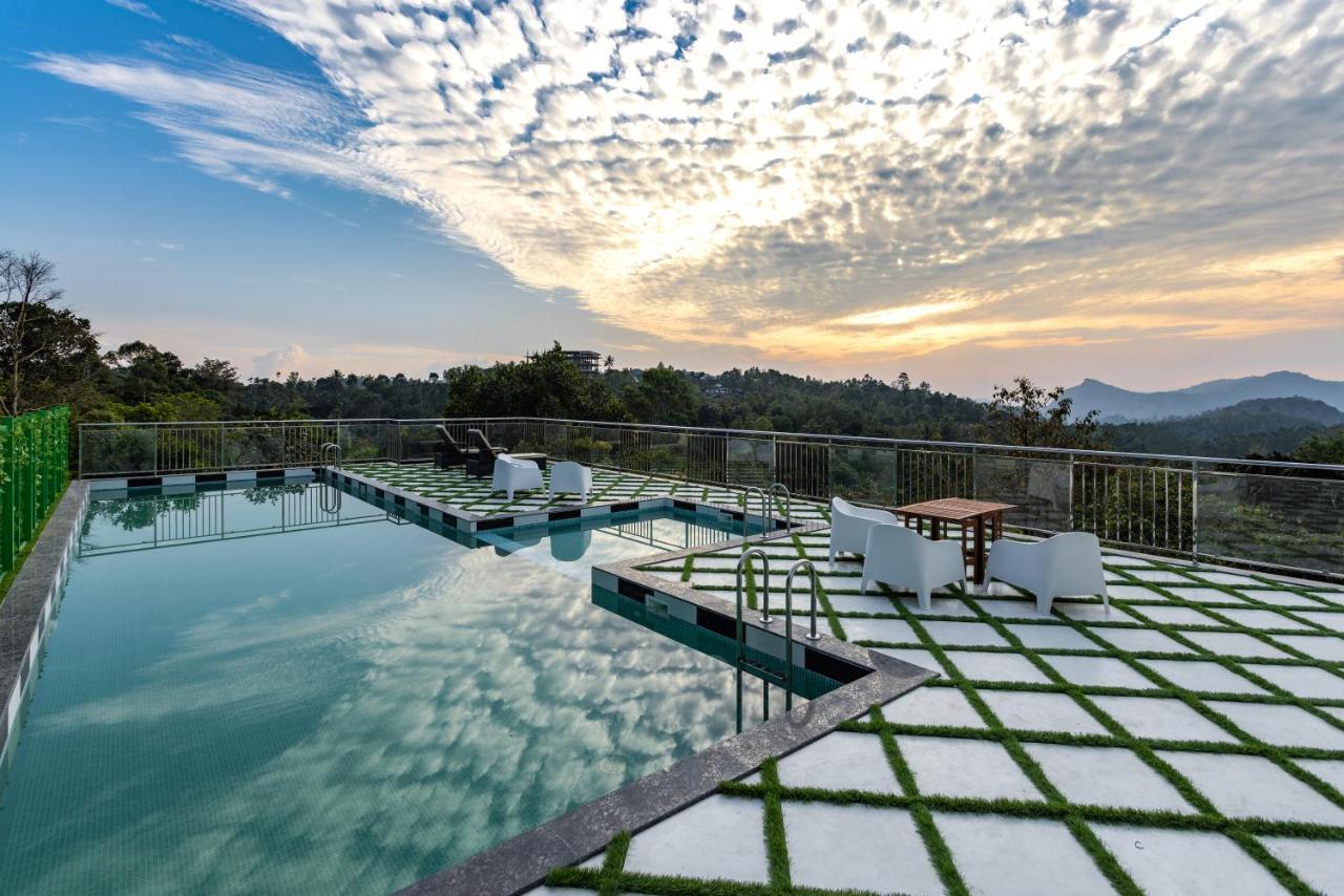 Hotel White House, 무나르 외부 사진