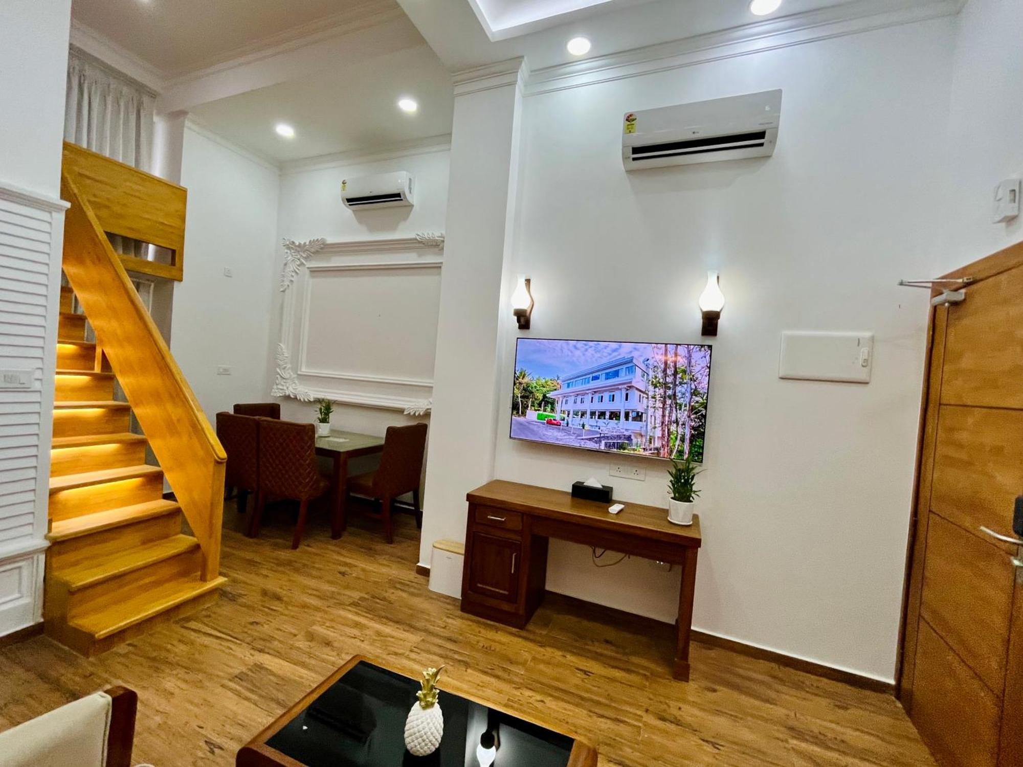 Hotel White House, 무나르 외부 사진