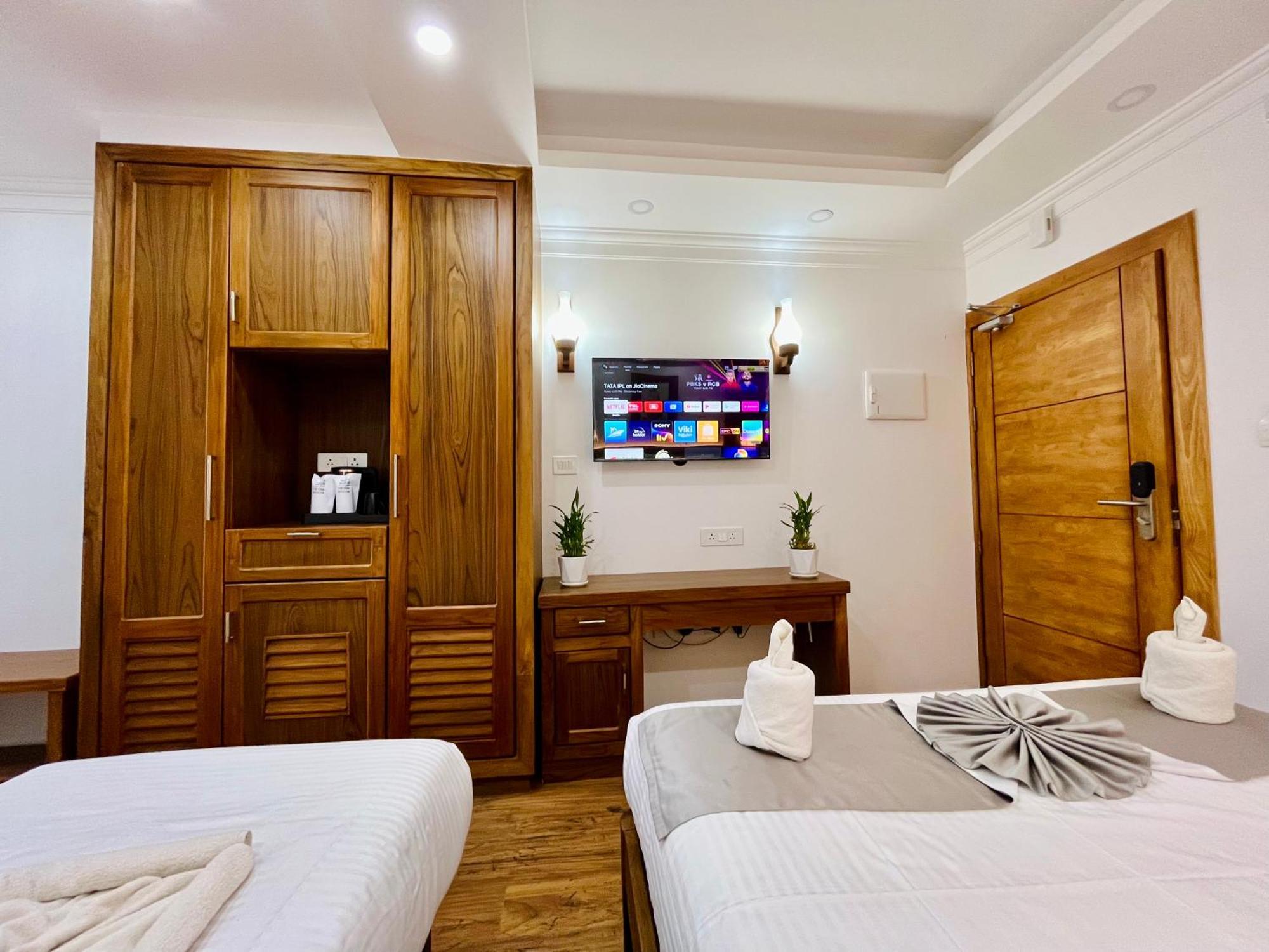 Hotel White House, 무나르 외부 사진